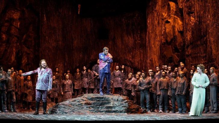 Lohengrin, de Wagner: Luz y luto en el Teatro Real