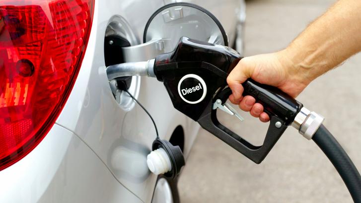 El Gobierno incrementará el impuesto del diésel en 3,8 céntimos por litro en 2021