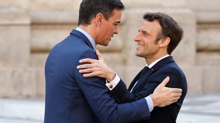‘Manuel’ Macron: su historia de pasión con el poder español
