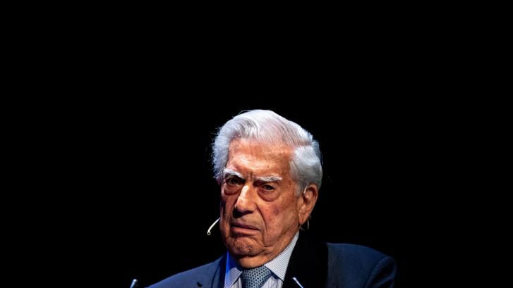 Mario Vargas Llosa recibe el alta tras superar el covid