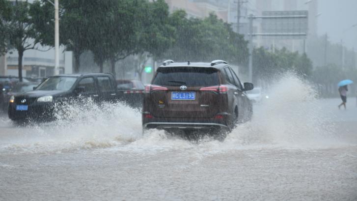 La tormenta se queda: 14 provincias en riesgo para este martes