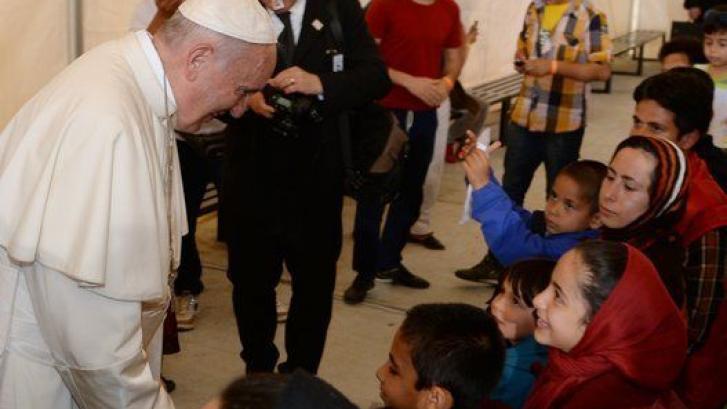 El papa reclama al mundo prestar atención a la tragedia de los refugiados