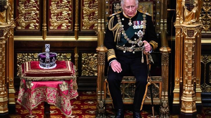 Carlos de Inglaterra sustituye a Isabel II por primera vez en la apertura del Parlamento británico