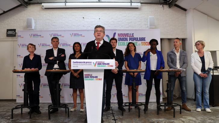 La coalición de izquierdas de Francia presenta su programa con las encuestas en contra
