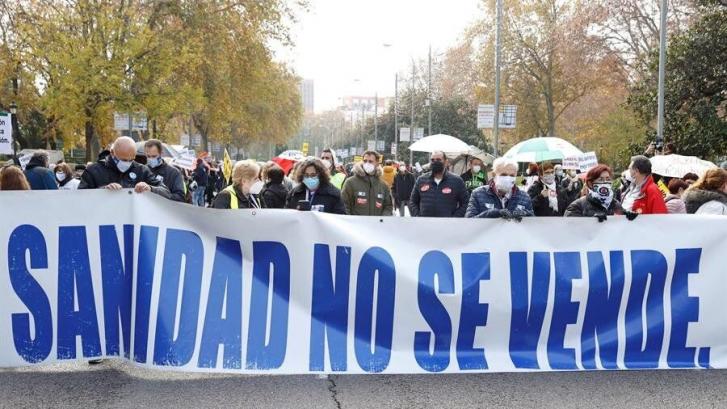 La Marea Blanca protesta en Madrid contra la gestión de Ayuso y en defensa de la Sanidad Pública