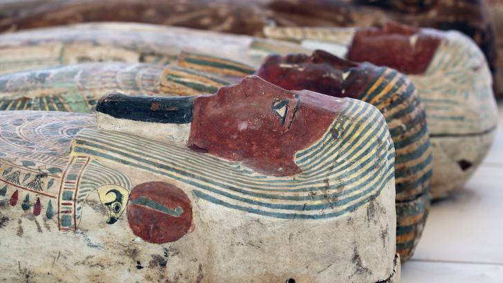 Un auténtico tesoro: hallan 250 sarcófagos intactos en Egipto