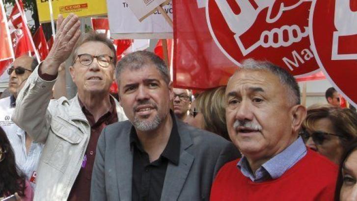 Los sindicatos exigen subidas salariales a las puertas de la sede de la patronal