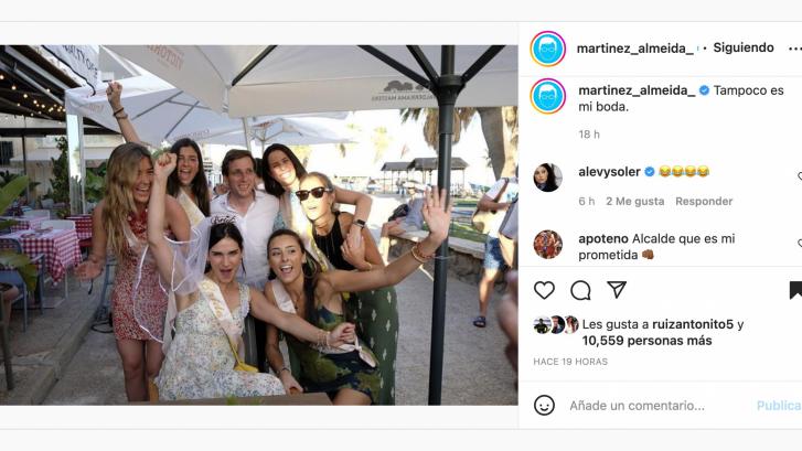 Almeida publica una foto con unas chicas de despedida de soltera y el prometido de la novia responde ESTO