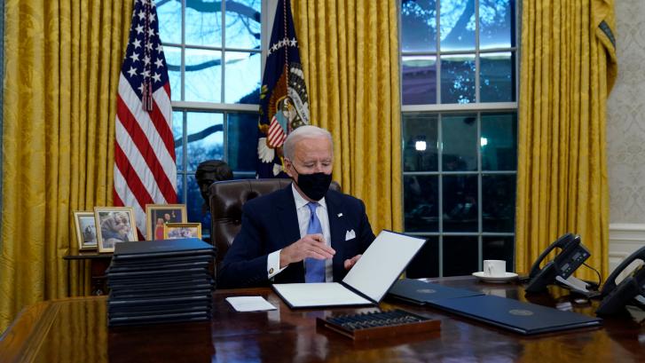 El sutil y genial cambio de Biden en el Despacho Oval
