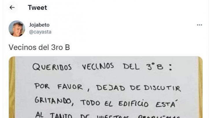 La posdata de este cartel de unos vecinos se convierte en un tremendo fenómeno viral