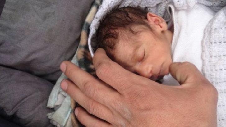 UNRWA presenta a Amira, el bebé milagro que muestra el hambre en Yarmouk