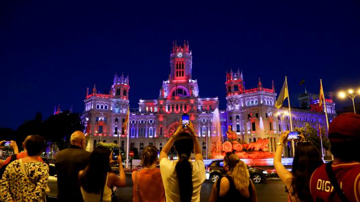 Madrid se tiñe con los colores de la bandera del Reino Unido y deja una imagen que revoluciona las redes