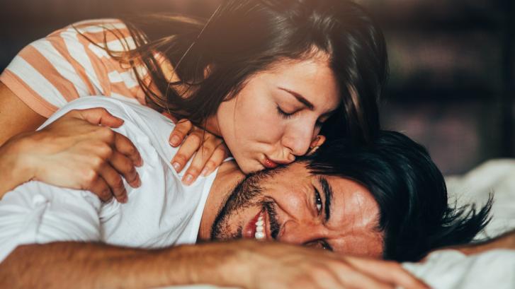 Nueve cosas que hacen las parejas felices sin tener que pedirlo