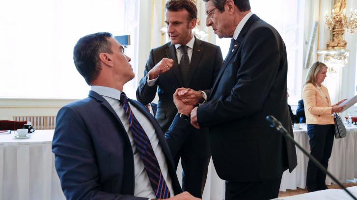 Esta escena entre Sánchez y Macron está dando mucho que hablar en redes