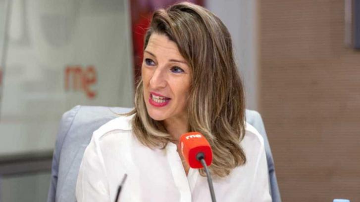 Yolanda Díaz garantiza a los padres que contarán con todas las ayudas necesarias para cuidar de sus hijos en cuarentena