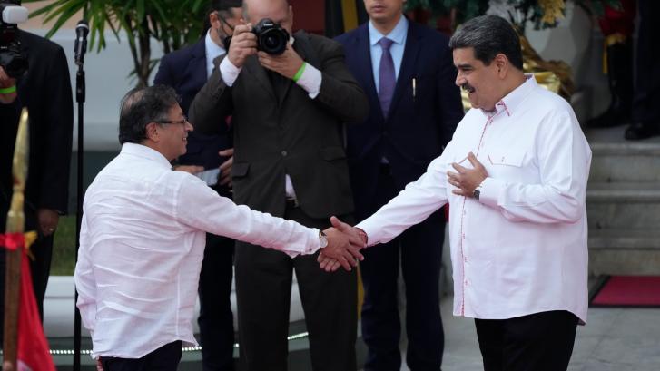 Nicolás Maduro y Gustavo Petro escenifican 