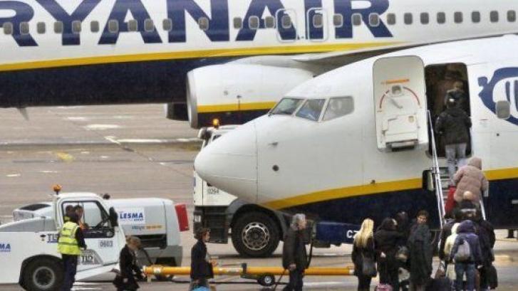 Ryanair comienza hoy a cobrar un extra por el transporte a bordo de dos bultos