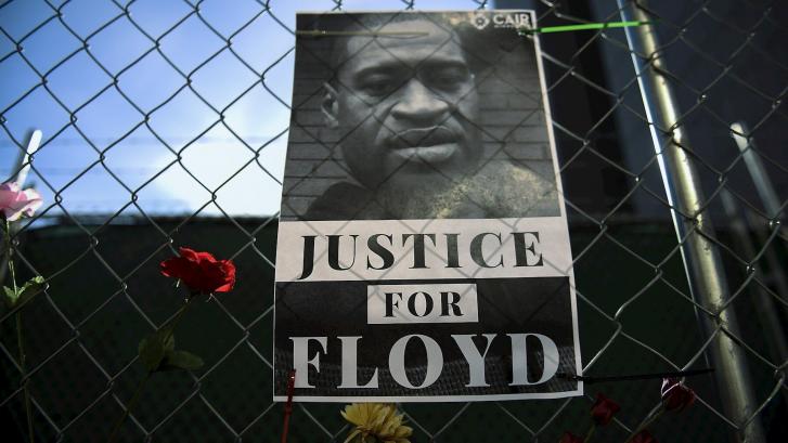 Revelan nuevas imágenes de George Floyd suplicando por su vida a la policía