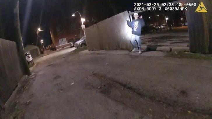 El vídeo del policía que mató a un menor con las manos en alto sacude Chicago