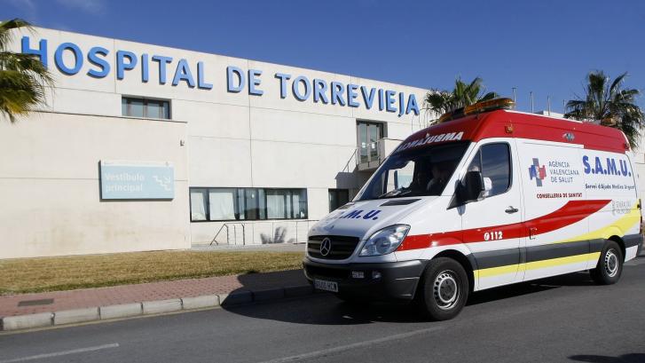 El hospital de Torrevieja (Alicante) vuelve a ser público y contará con más personal