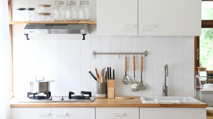 Miles de personas flipan con lo que se ve en la cocina de un piso en Idealista