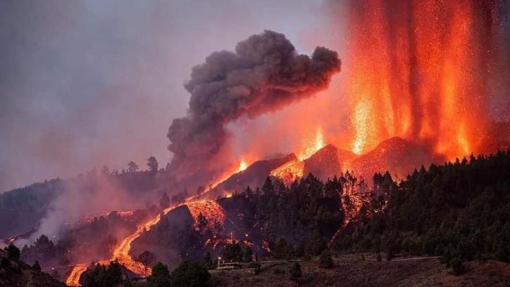 La isla de La Palma crece 43 hectáreas por la lava del volcán