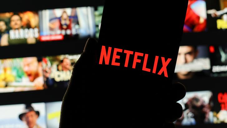 La OCU destapa el ‘patrón oscuro’ de Netflix para que no elijas uno de sus paquetes