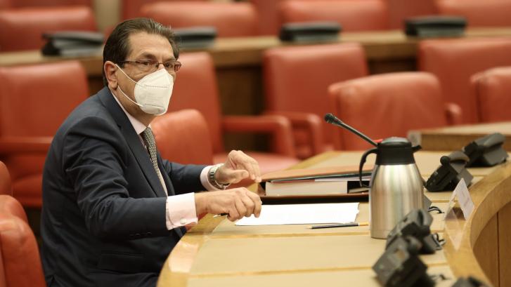 La pinza en la nariz: PSOE y UP tragan con el polémico Arnaldo y el PP lanza a un candidato incoherente con la independencia judicial