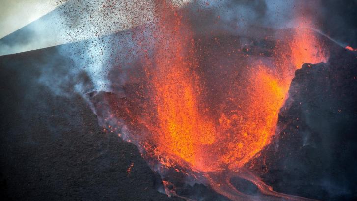 Los científicos prevén la erupción más larga en 500 años en La Palma tras aparecer nuevas coladas