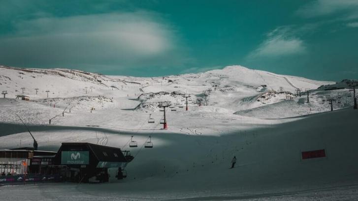Guía básica para visitar Sierra Nevada en invierno