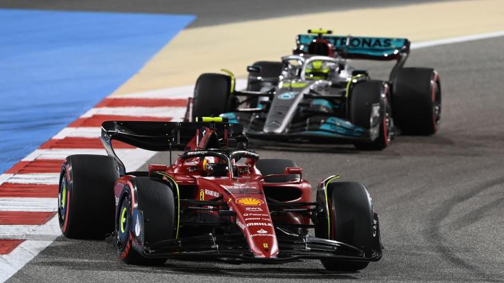 Carlos Sainz logra el segundo puesto en el GP de Baréin que ganó su compañero Leclerc