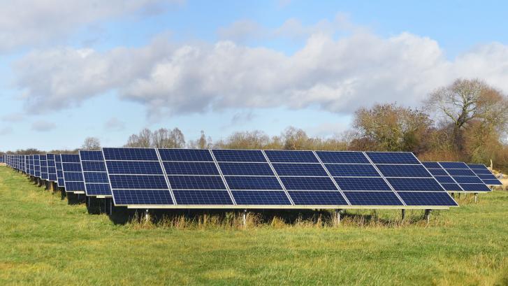 Los paneles solares que producen hidrógeno para abastecer de energía a toda la casa