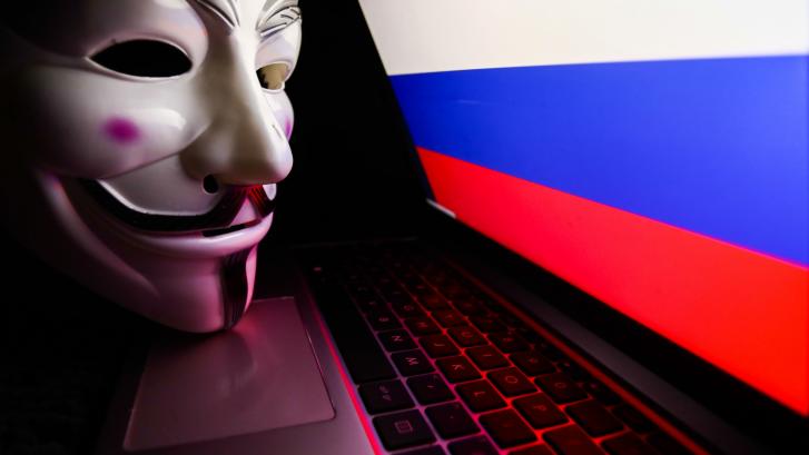 Anonymous filtra los datos de 120.000 soldados rusos y llama a juzgarles por crímenes de guerra