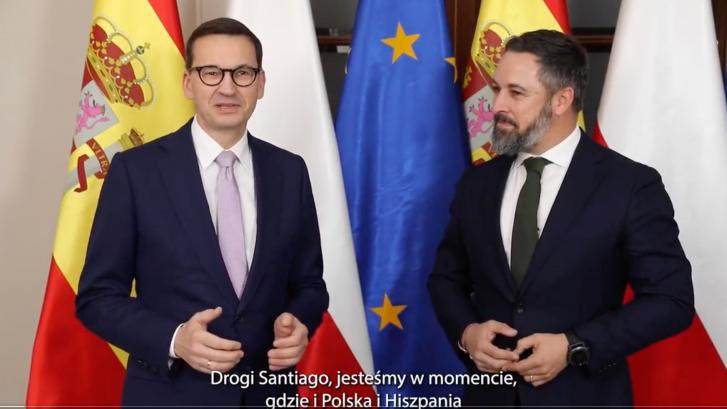 El primer ministro polaco sube un vídeo con Abascal: las reacciones de sus seguidores son tela