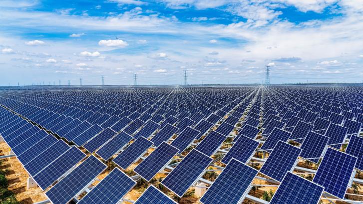 Amazon inaugura en Dos Hermanas la instalación de energía solar 