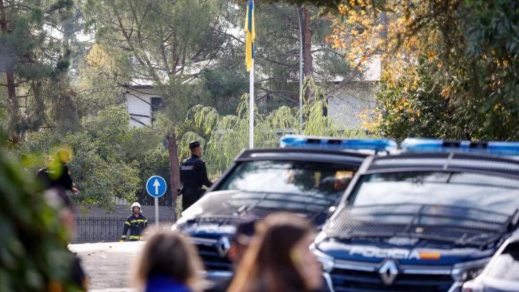 La Policía vuelve a acordonar durante horas la Embajada de Ucrania en Madrid por un paquete sospechoso con restos de sangre
