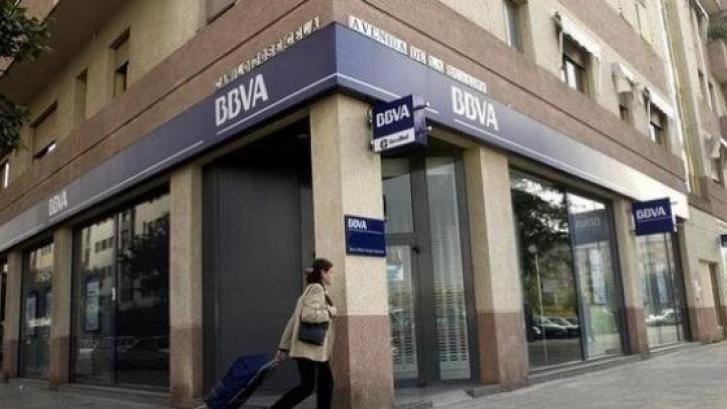 BBVA cobrará dos euros a los no clientes por el uso de cajeros a partir de septiembre