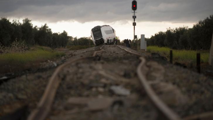 Continúan interrumpidos los trenes tras el accidente de San Boi de Llobregat