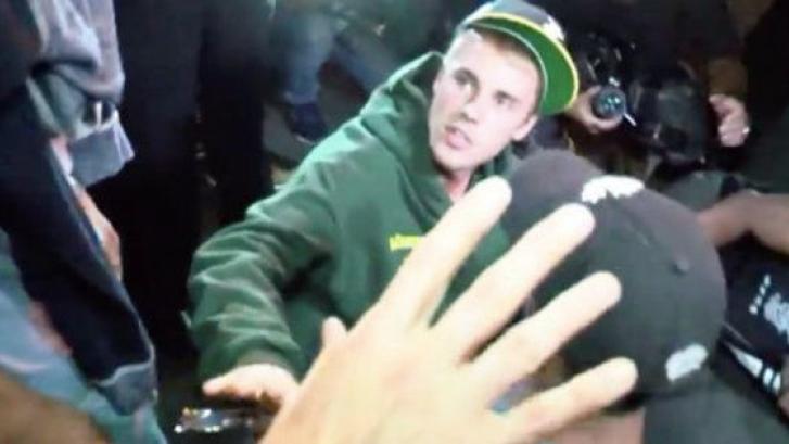 Justin Bieber golpea a un fotógrafo con su furgoneta