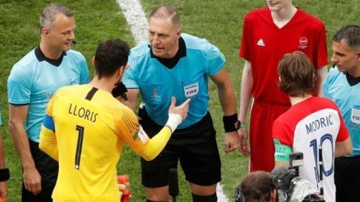 Incredulidad por lo que todo el mundo ha oído decir al árbitro antes del Francia-Croacia