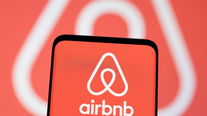 La seria medida de Airbnb después de bloquear a más de 23.000 personas en la aplicación