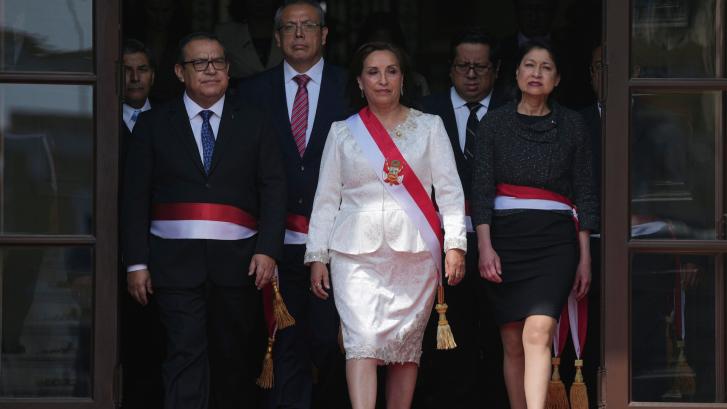 Dina Boluarte reestructura su nuevo Gobierno diez días después de presentarlo
