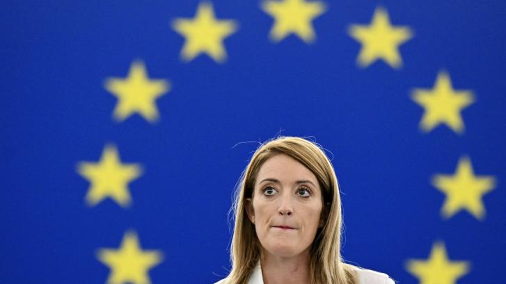 La Eurocámara destituye a la vicepresidenta Eva Kaili, acusada de corrupción en el caso 'Qatargate'