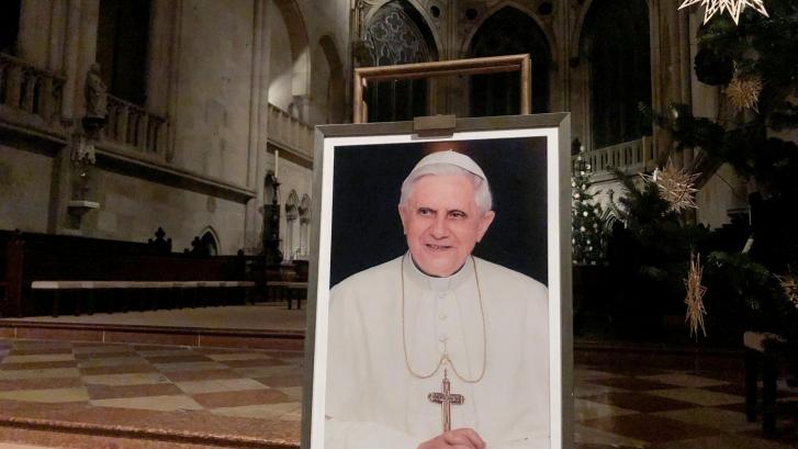 El Papa Francisco presidirá el funeral de Benedicto XVI que se celebrará el próximo 5 de enero
