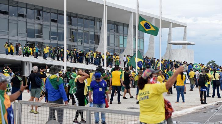 La Corte Suprema de Brasil ordena la entrada en prisión de un exministro de Bolsonaro por los actos golpistas