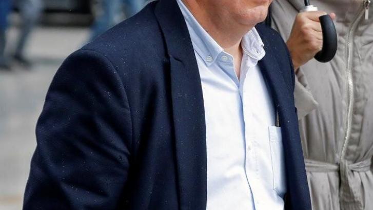 La jueza no impone cautelares a Gonzalo Boye, que podrá seguir asistiendo a Puigdemont