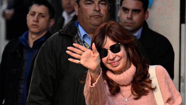 Cristina Fernández declara al juez que no se dio cuenta de que le apuntaron con una pistola