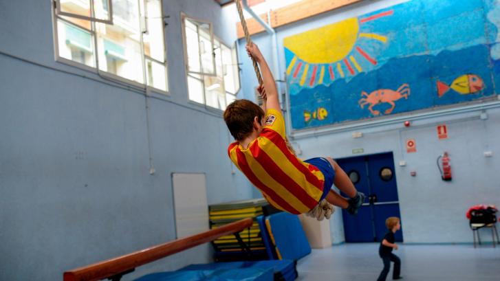 El TSJC impone más castellano sin porcentajes por primera vez en un colegio de Barcelona