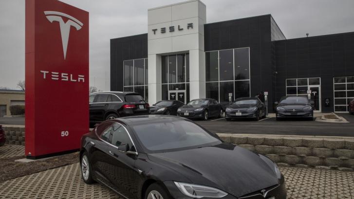 Tesla baja los precios de sus coches en España: cualquiera puede beneficiarse