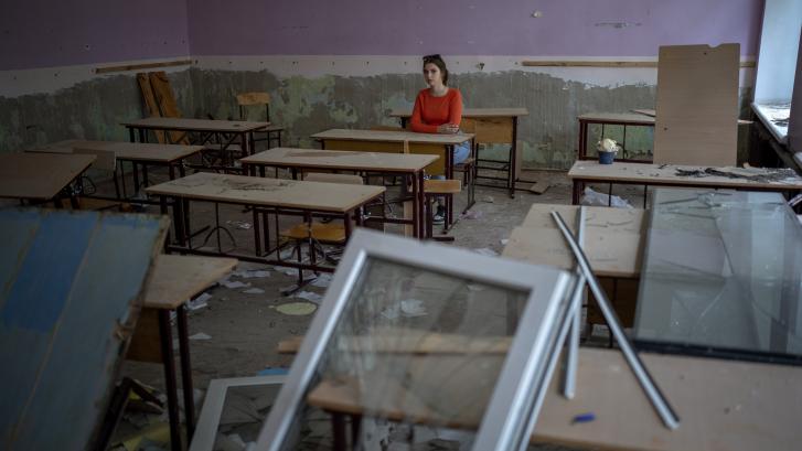 5 millones de niños habrían visto interrumpidas sus clases tras el inicio de la guerra en Ucrania